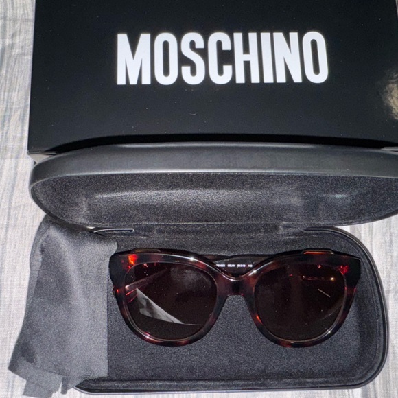 NWOT Moschino Havana Cat Eye Sunglasses $255 - New in Box - Picture 5 of 7